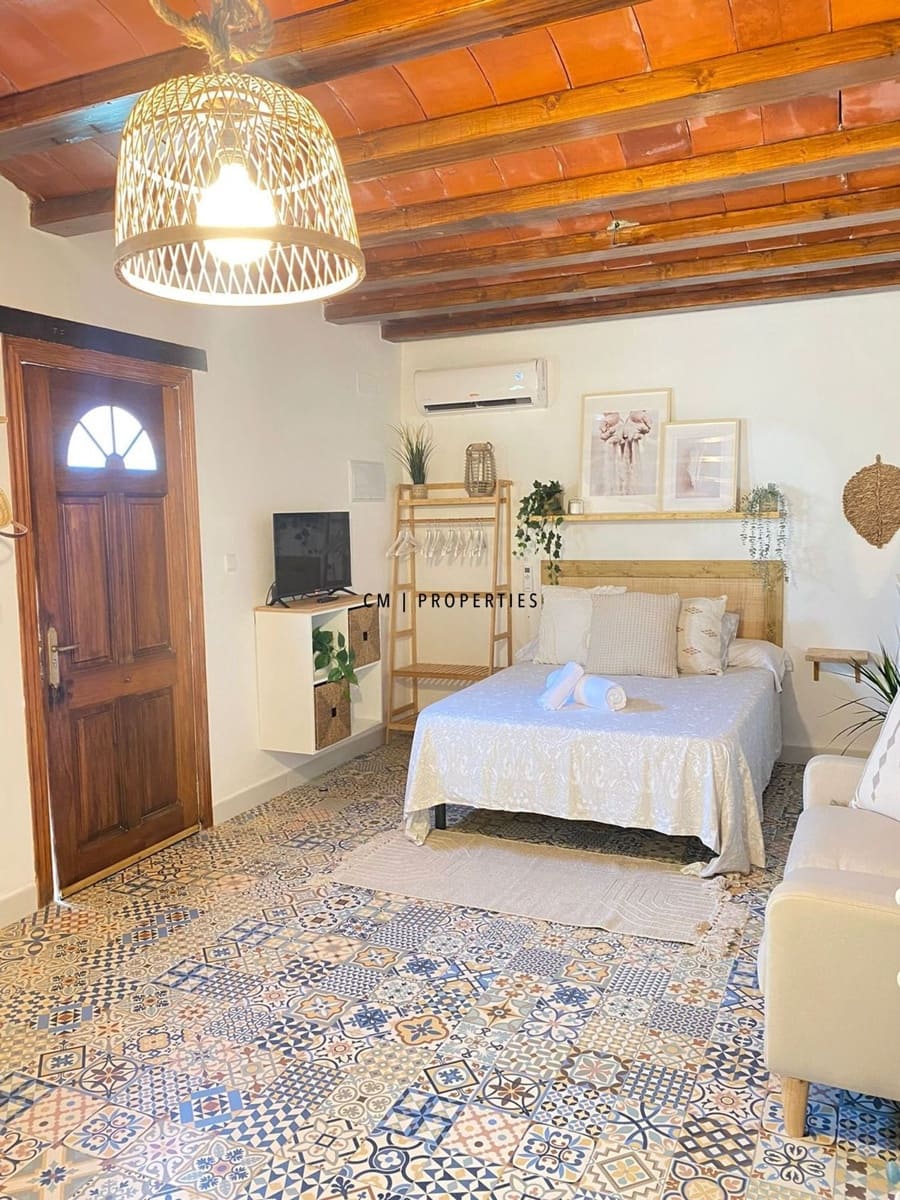 Leilighet til leie i Valencia by - € 1 200 (Ref: 10093937)