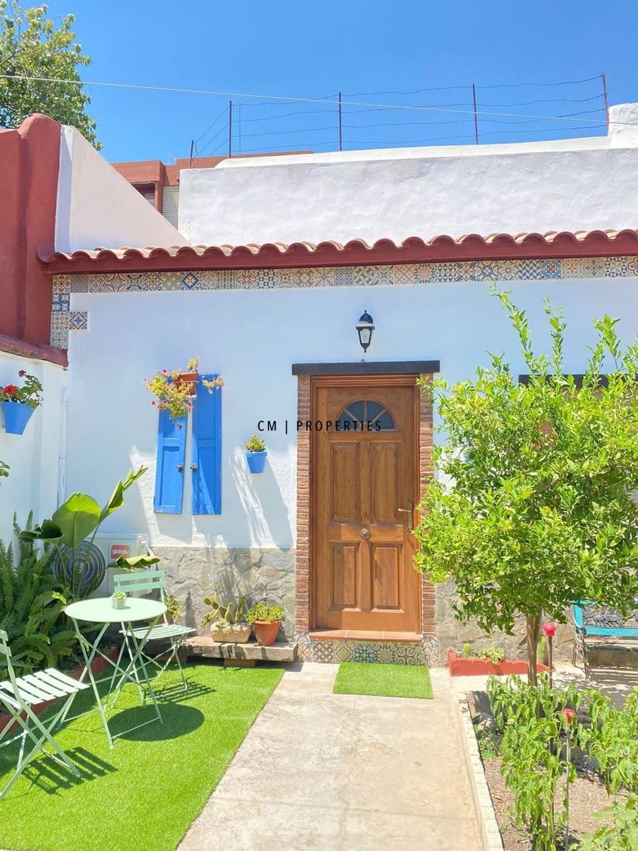 Leilighet til leie i Valencia by - € 1 200 (Ref: 10093937)
