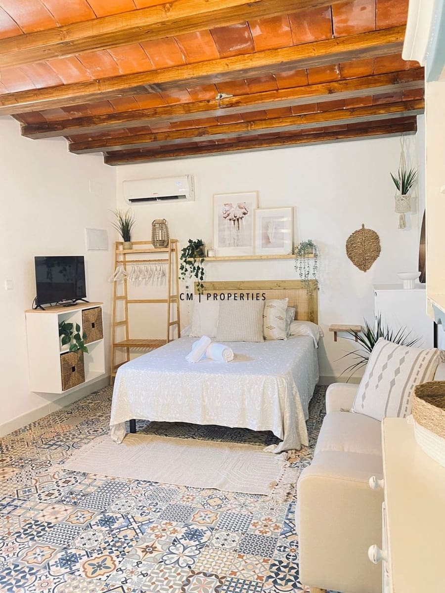 Leilighet til leie i Valencia by - € 1 200 (Ref: 10093937)