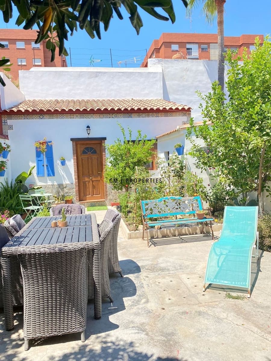 Leilighet til leie i Valencia by - € 1 200 (Ref: 10093937)