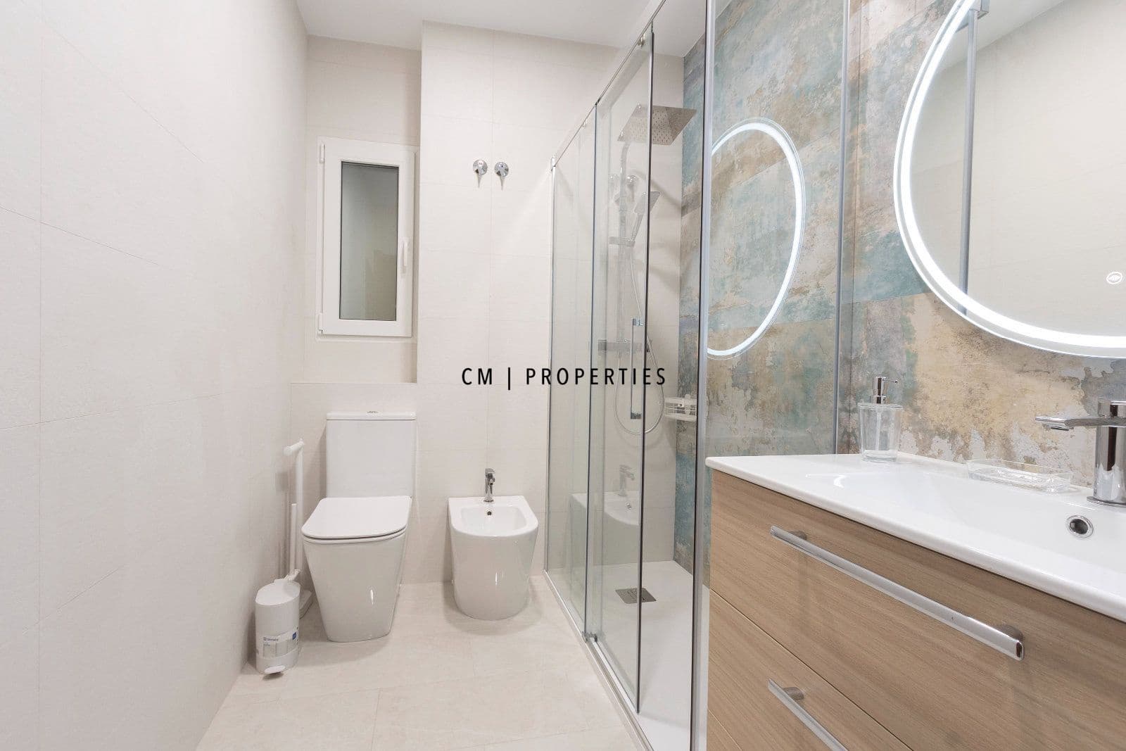 3 slaapkamer Flat te huur in Valencia stad - € 2.015 (Ref: 10100742)