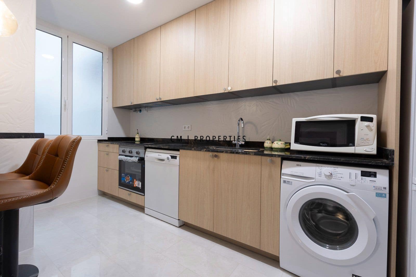 3 slaapkamer Flat te huur in Valencia stad - € 2.015 (Ref: 10100742)