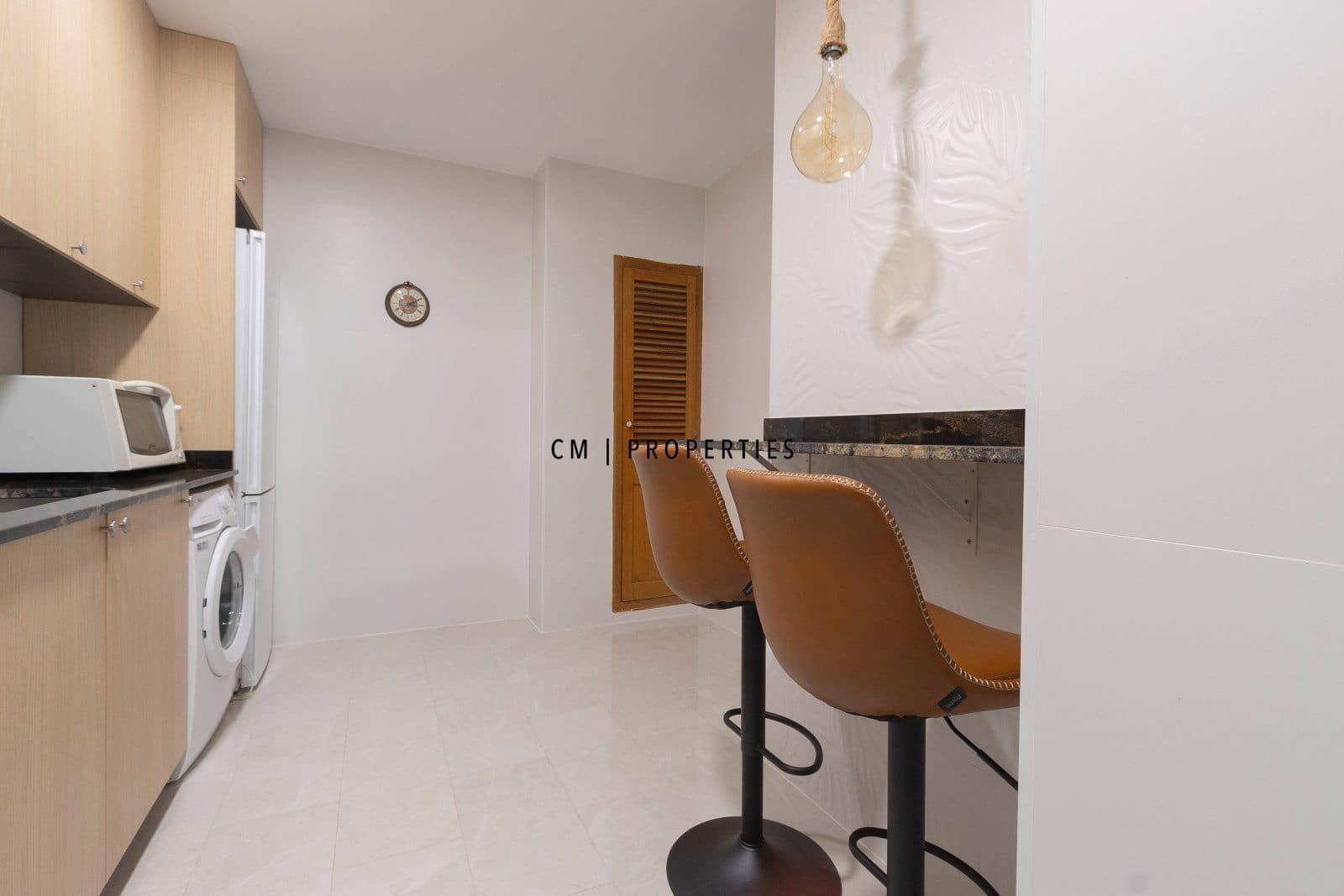 3 slaapkamer Flat te huur in Valencia stad - € 2.015 (Ref: 10100742)