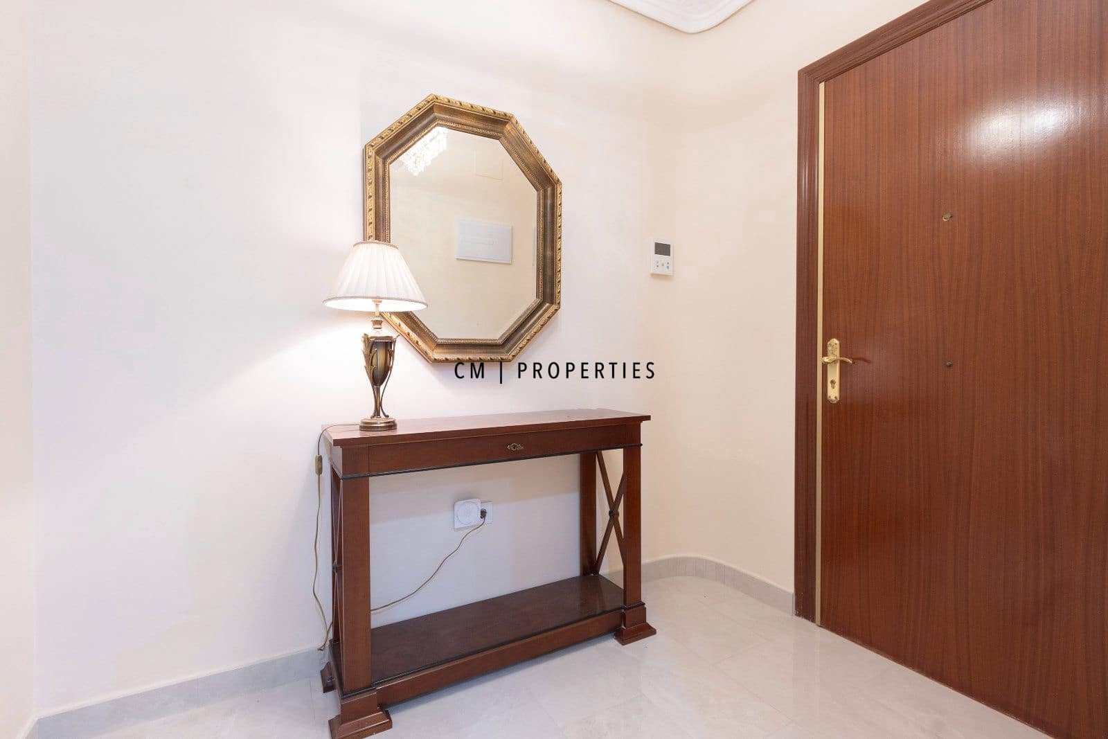 3 slaapkamer Flat te huur in Valencia stad - € 2.015 (Ref: 10100742)
