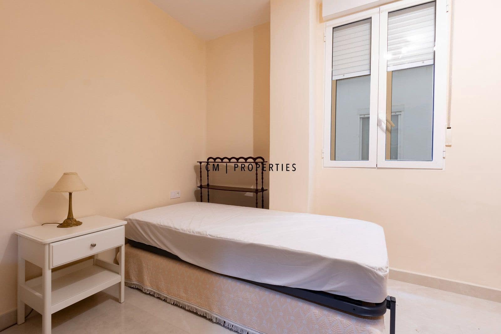 3 slaapkamer Flat te huur in Valencia stad - € 2.015 (Ref: 10100742)