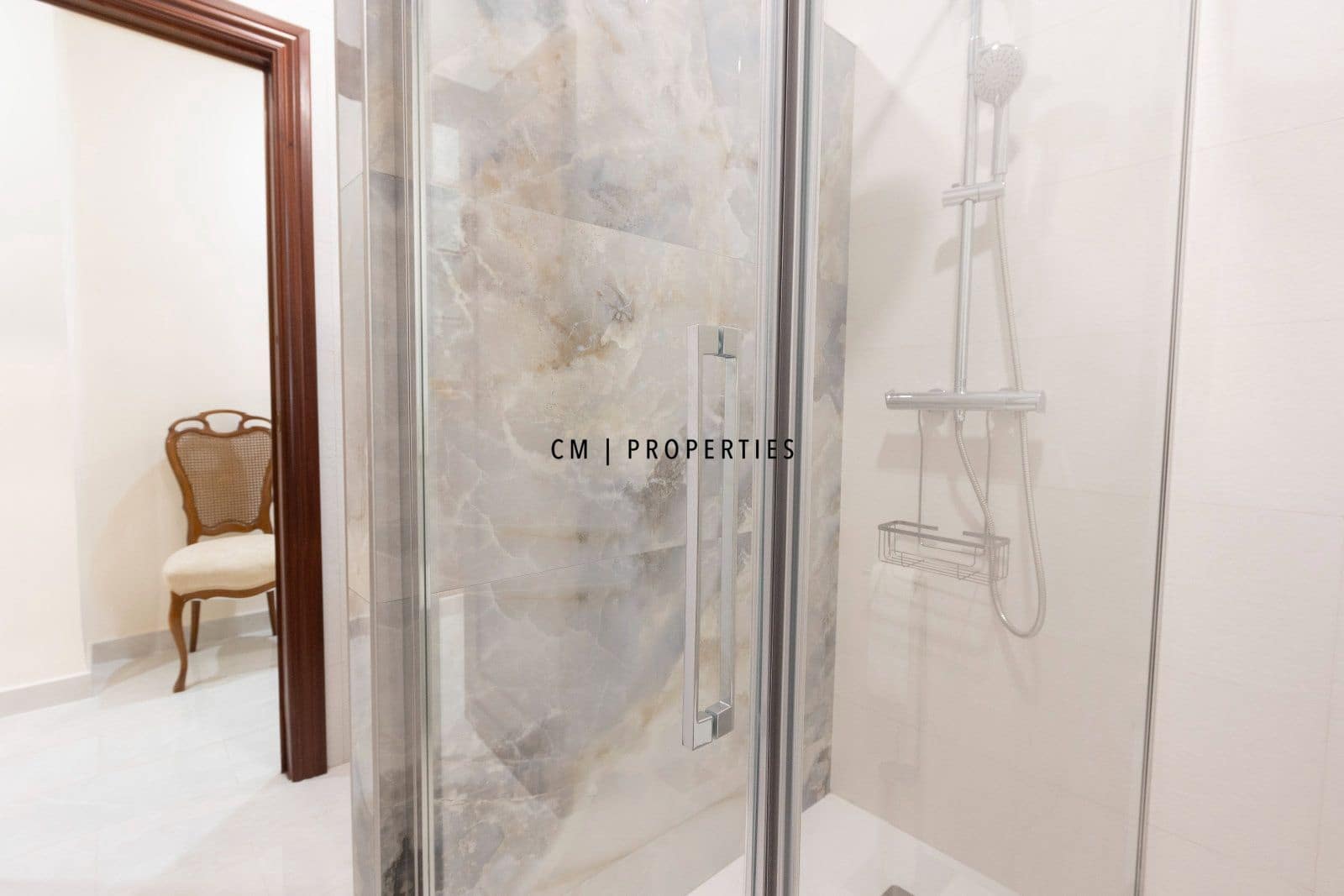 3 slaapkamer Flat te huur in Valencia stad - € 2.015 (Ref: 10100742)