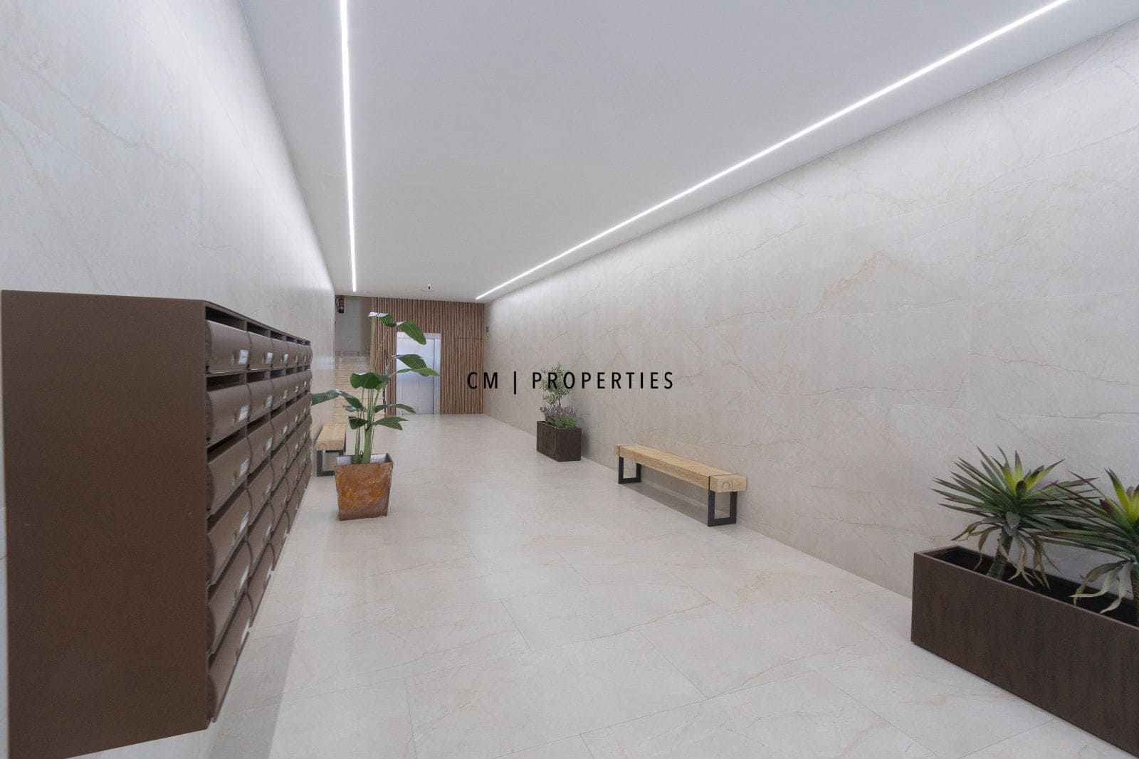 3 slaapkamer Flat te huur in Valencia stad - € 2.015 (Ref: 10100742)