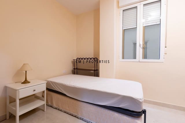 3 slaapkamer Flat te huur in Extramurs, Valencia stad - € 2.015 (Ref: 10100742)