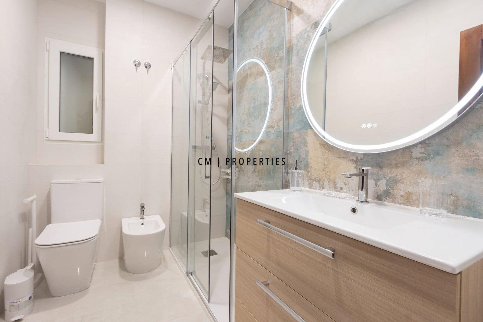 3 slaapkamer Flat te huur in Valencia stad - € 2.015 (Ref: 10100742)