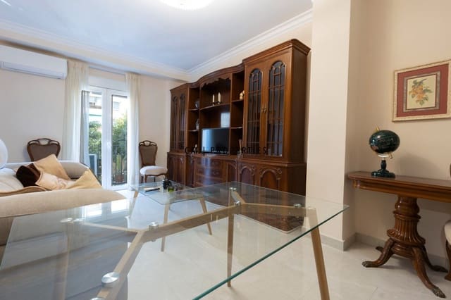 3 slaapkamer Flat te huur in Extramurs, Valencia stad - € 2.015 (Ref: 10100742)