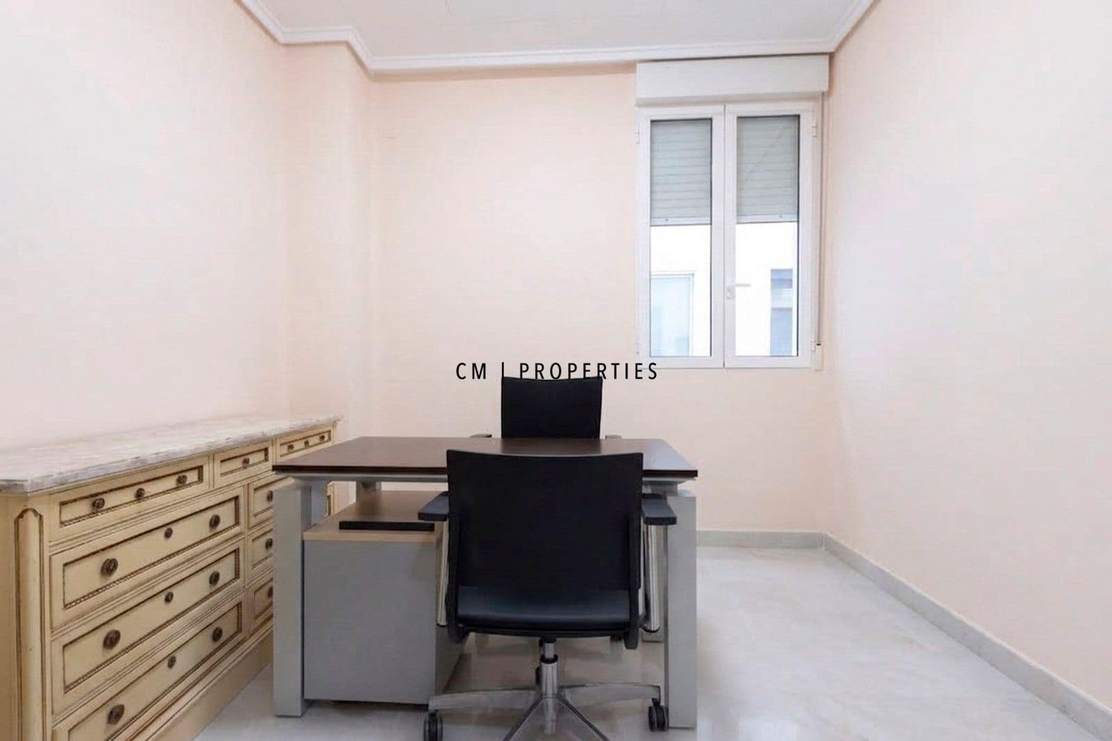 3 slaapkamer Flat te huur in Valencia stad - € 2.015 (Ref: 10100742)