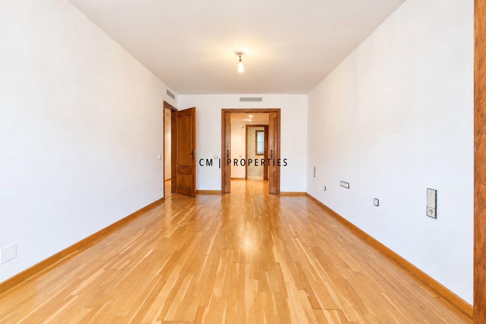 5 sypialnia Mieszkanie do wynajęcia w Miasto Walencja z garażem - 3 500 € (Ref: 10101126)