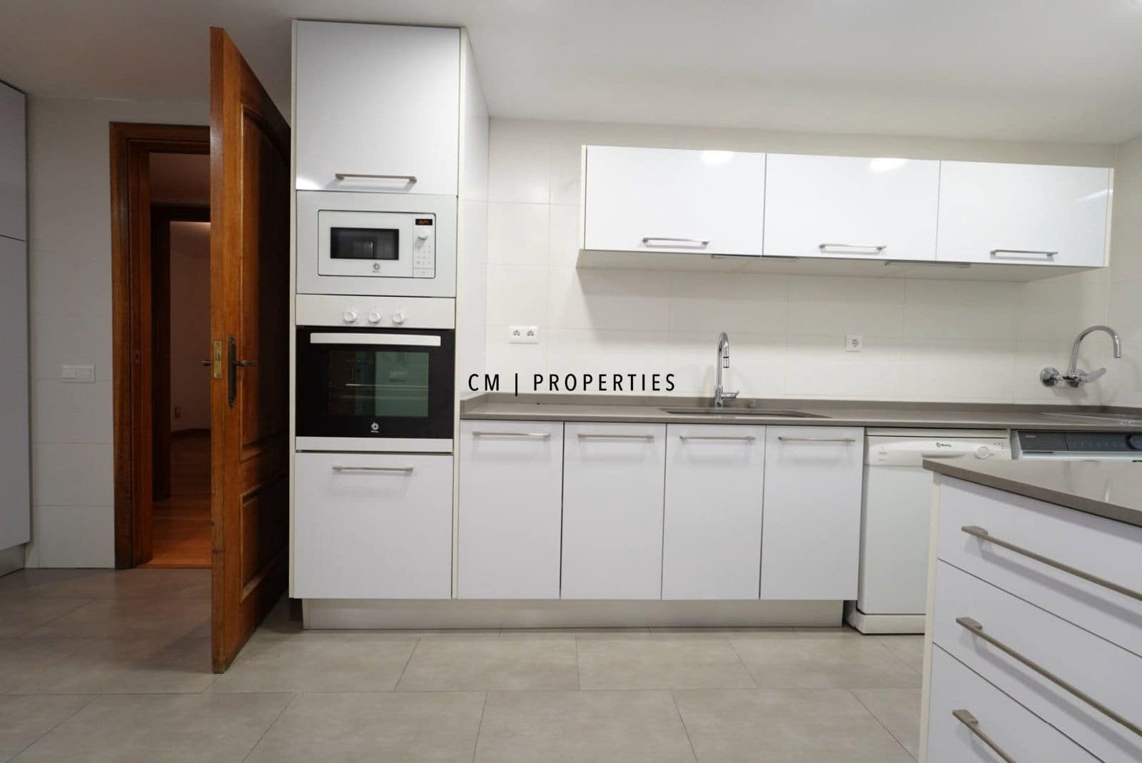 5 sypialnia Mieszkanie do wynajęcia w Miasto Walencja z garażem - 3 500 € (Ref: 10101126)