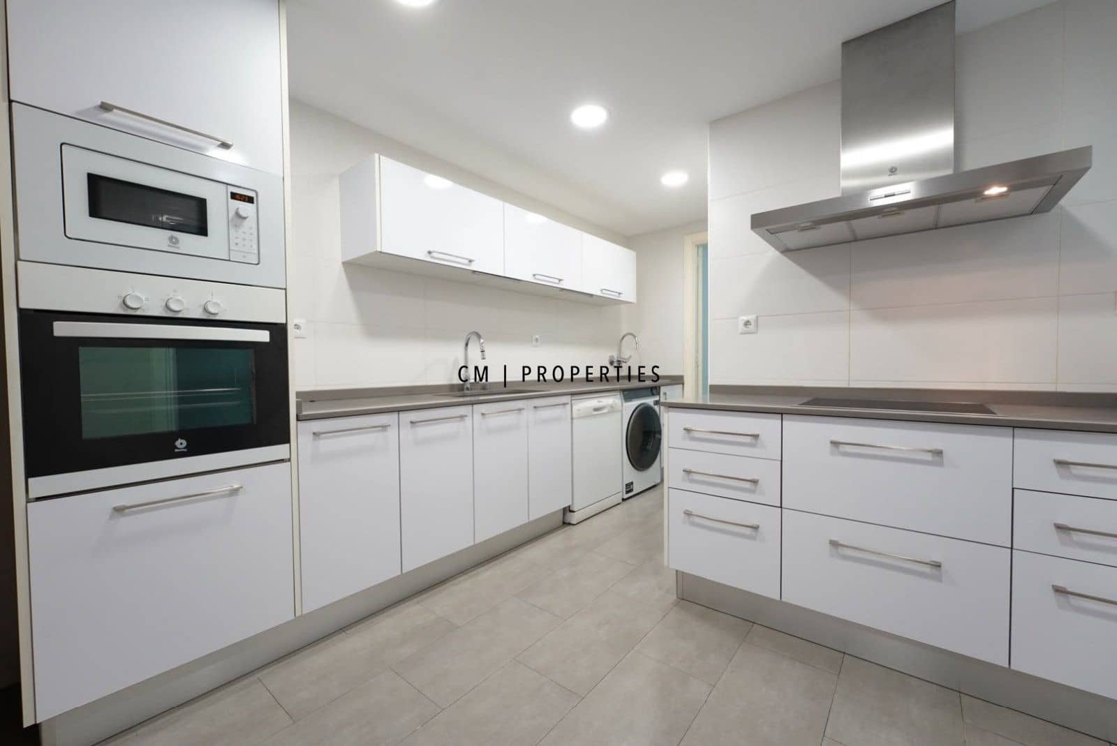 5 sypialnia Mieszkanie do wynajęcia w Miasto Walencja z garażem - 3 500 € (Ref: 10101126)