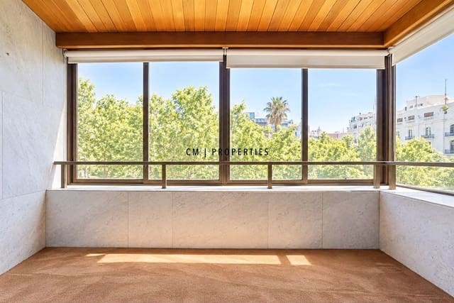 5 sypialnia Mieszkanie do wynajęcia w L'Eixample, Miasto Walencja z garażem - 3 500 € (Ref: 10101126)