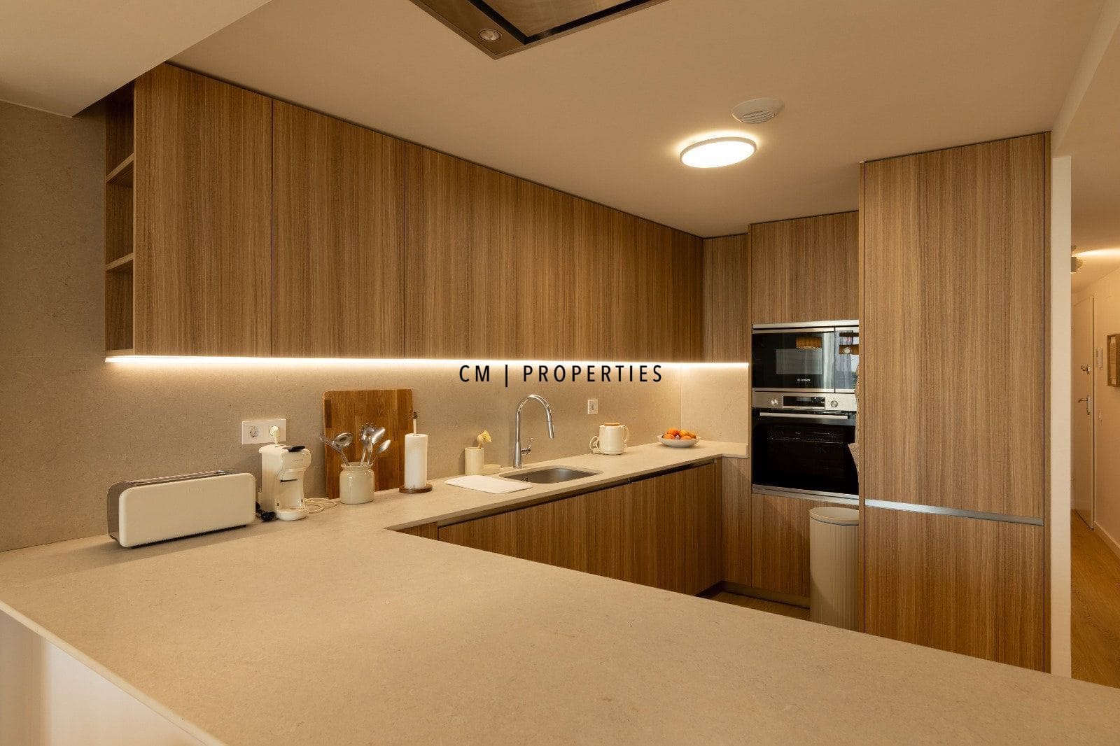 3 quarto Apartamento para arrendar em Valencia cidade com piscina - 2 250 € (Ref: 10101127)