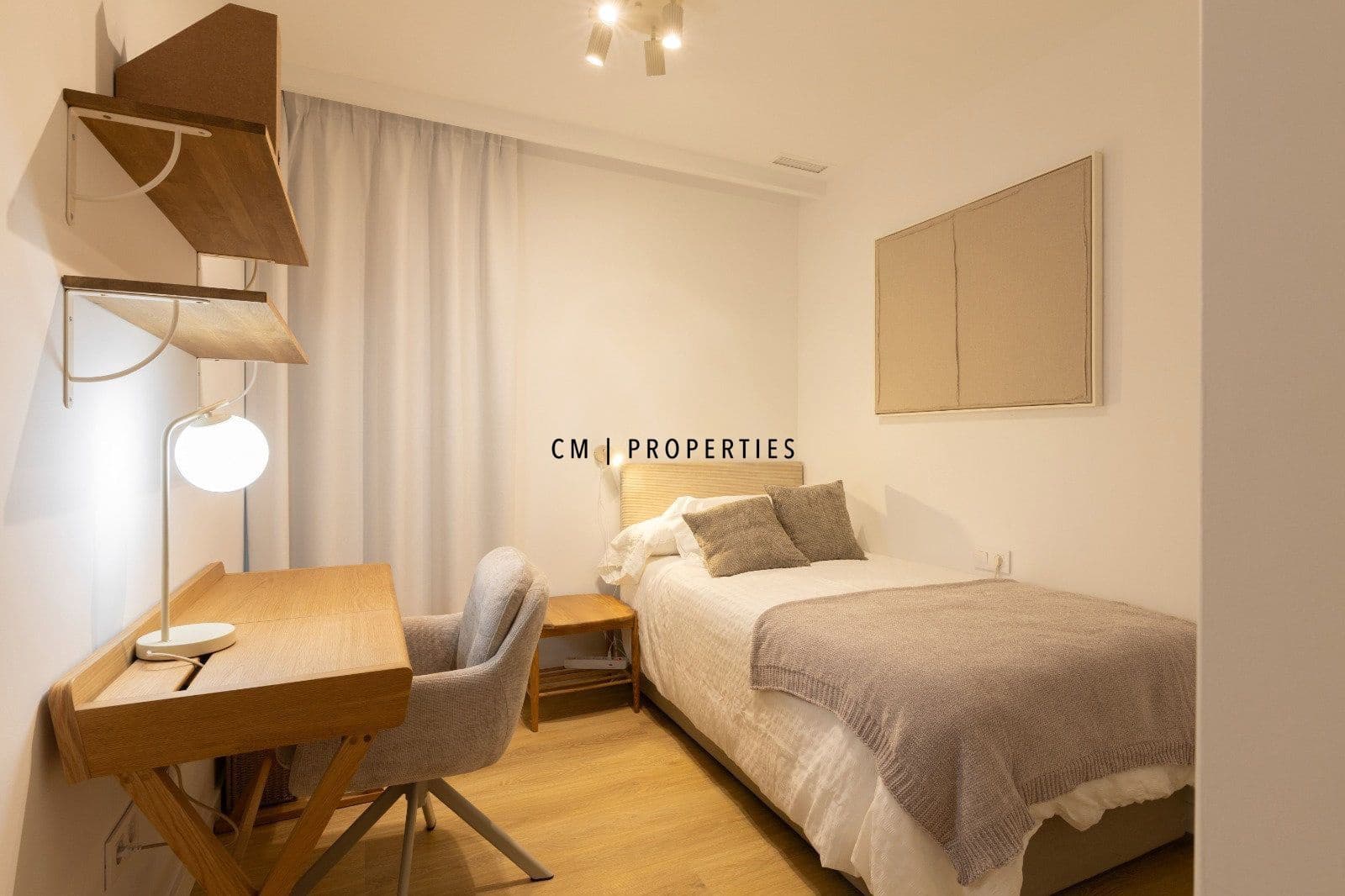 3 quarto Apartamento para arrendar em Valencia cidade com piscina - 2 250 € (Ref: 10101127)
