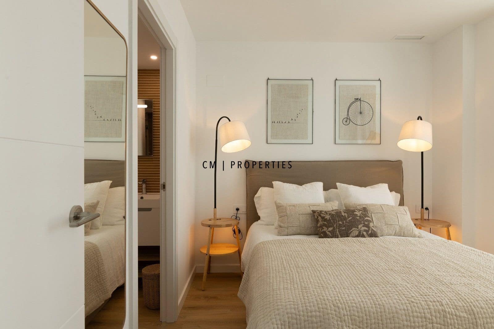 3 quarto Apartamento para arrendar em Valencia cidade com piscina - 2 250 € (Ref: 10101127)