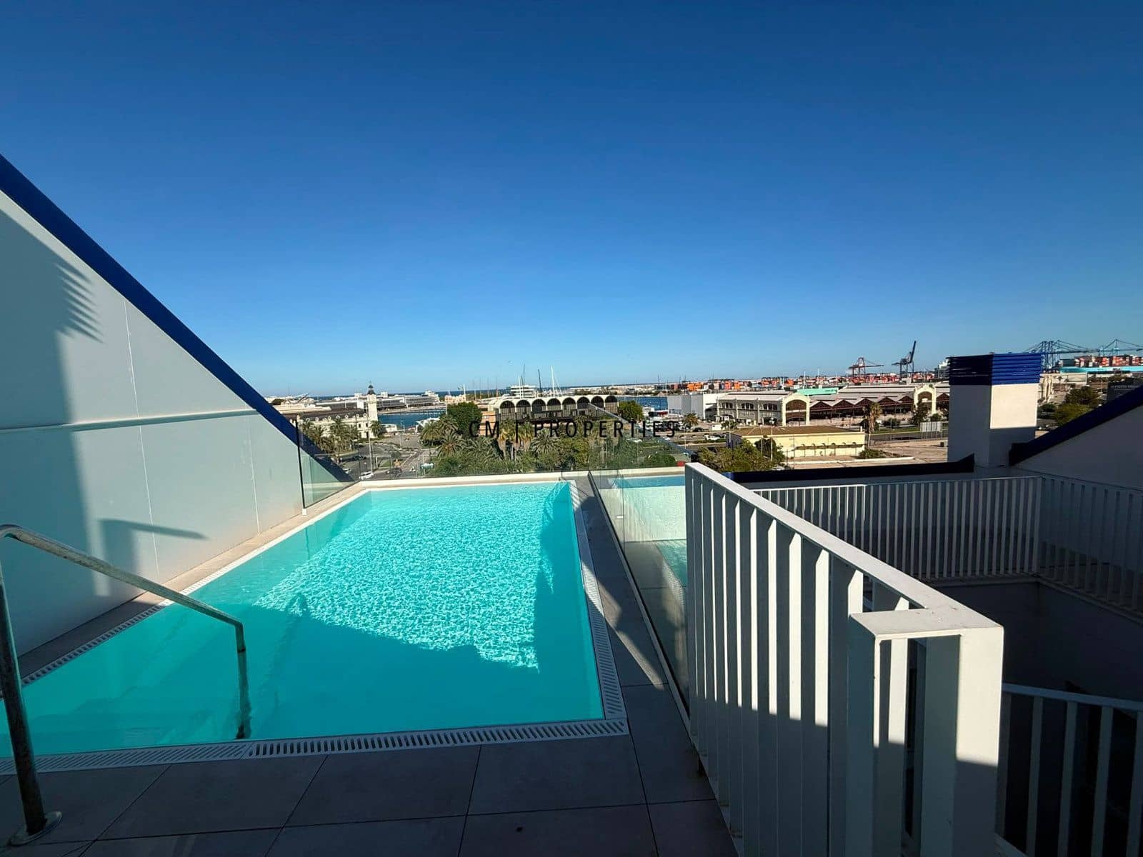 3 quarto Apartamento para arrendar em Valencia cidade com piscina - 2 250 € (Ref: 10101127)