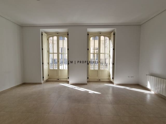 3 sovrum Lägenhet att hyra i Ciutat Vella, Valencia stad - 1 990 € (Ref: 10106462)