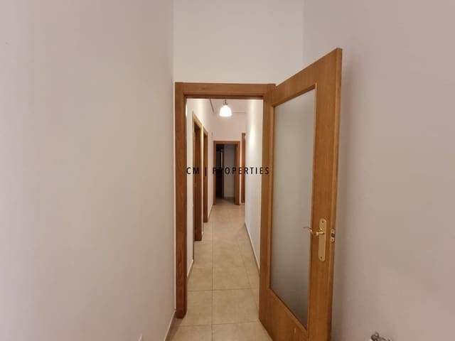 3 sovrum Lägenhet att hyra i Ciutat Vella, Valencia stad - 1 990 € (Ref: 10106462)