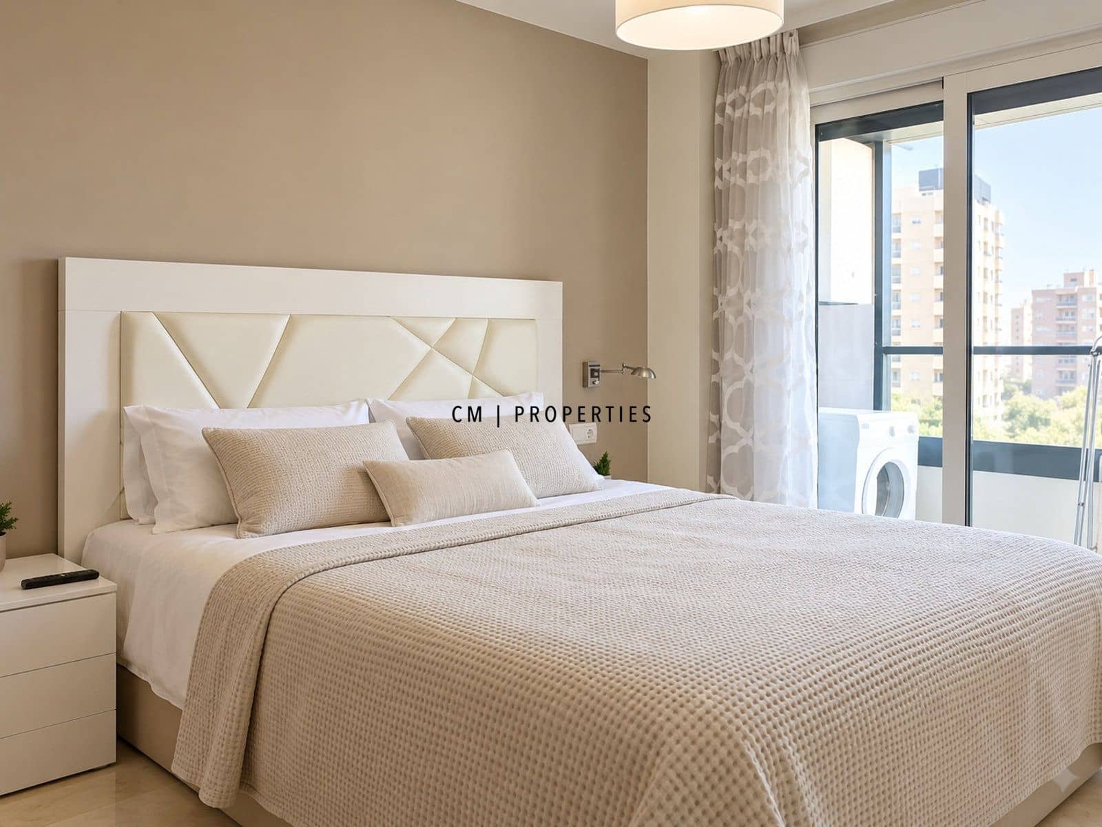 2 bedroom Flat for rent in Valencia city with pool garage - € 2,200 (Ref: 10108669)