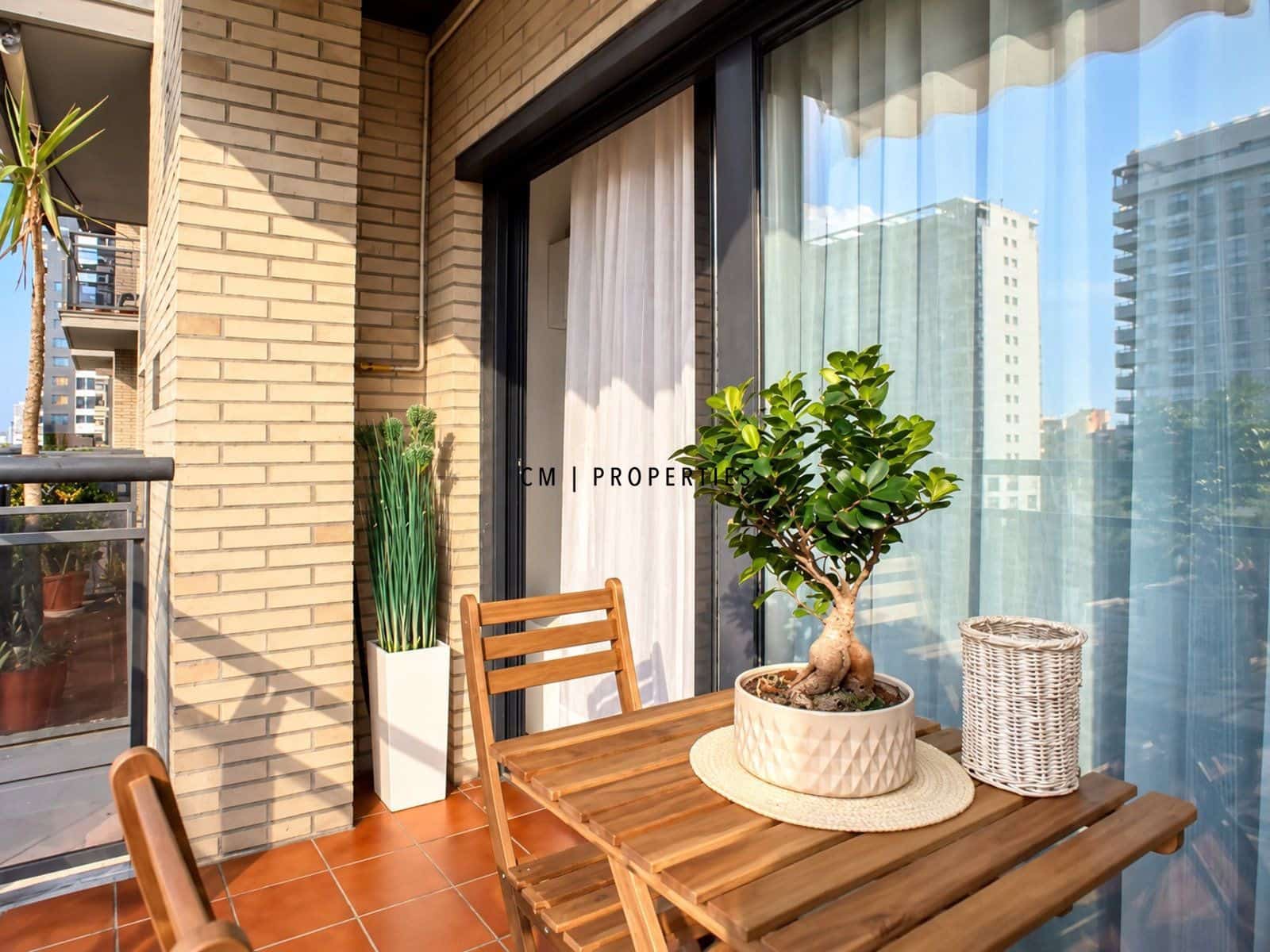 3 sovrum Lägenhet att hyra i Valencia stad med garage - 1 900 € (Ref: 10110473)