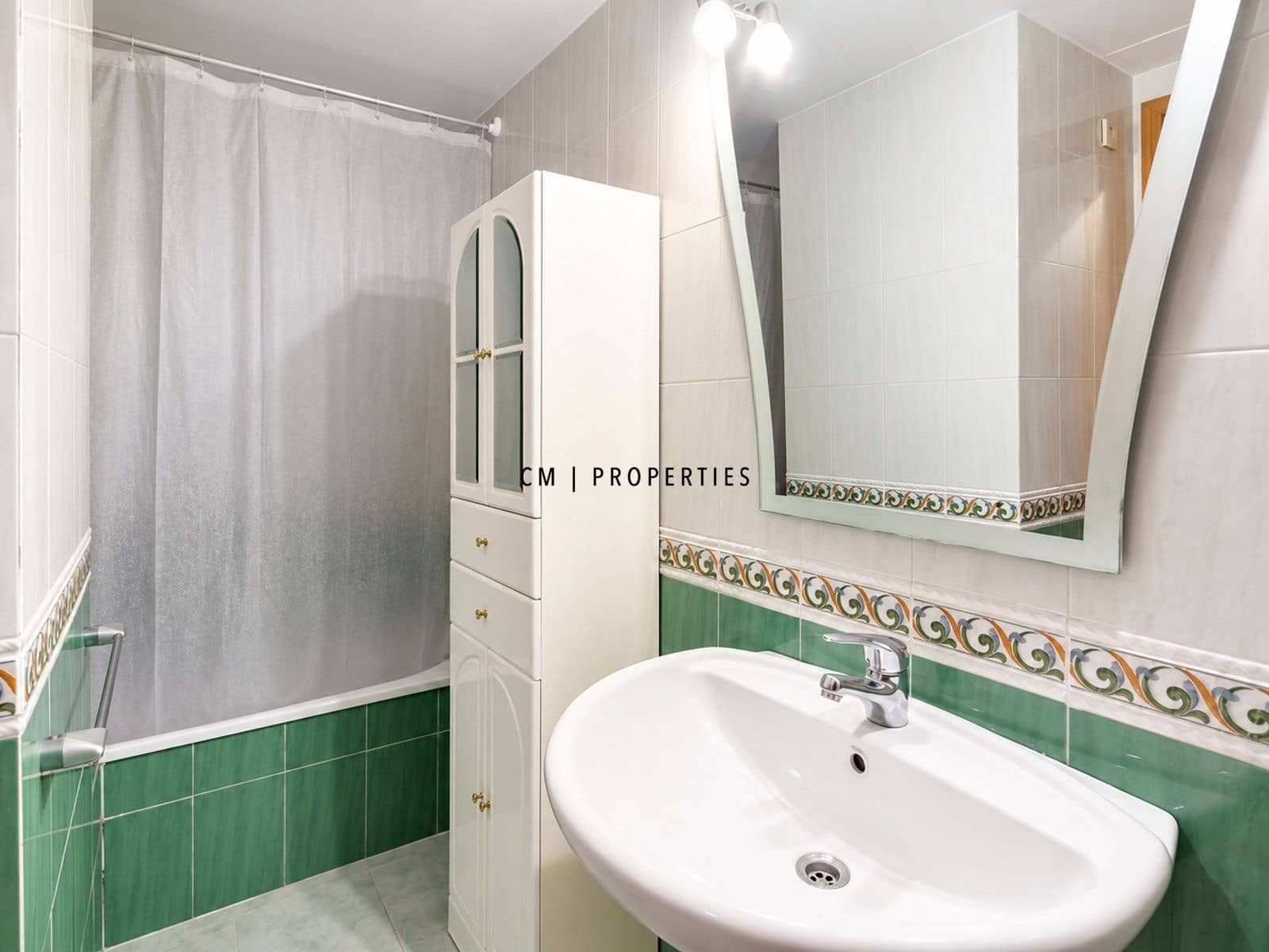 3 sovrum Lägenhet att hyra i Valencia stad med garage - 1 900 € (Ref: 10110473)