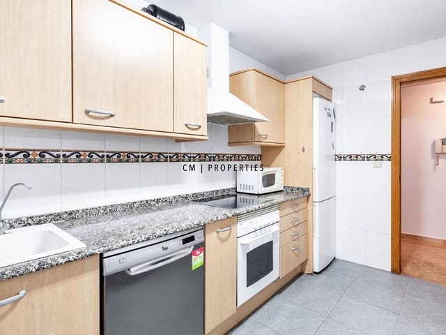 3 sovrum Lägenhet att hyra i Benicalap, Valencia stad med garage - 1 900 € (Ref: 10110473)