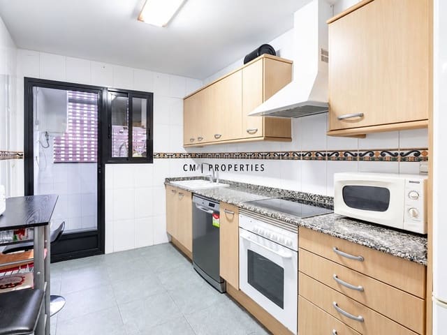 3 sovrum Lägenhet att hyra i Benicalap, Valencia stad med garage - 1 900 € (Ref: 10110473)