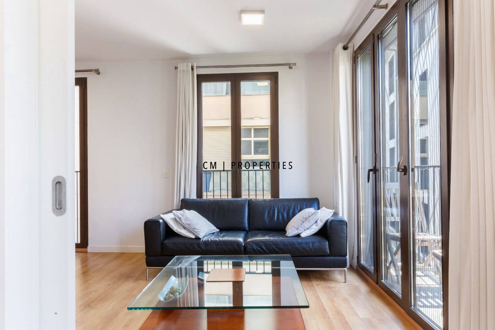 Piso de 3 habitaciones en València ciudad en alquiler con garaje - 2.000 € (Ref: 10111062)
