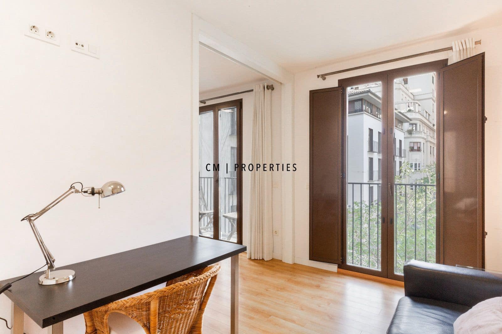 Piso de 3 habitaciones en València ciudad en alquiler con garaje - 2.000 € (Ref: 10111062)