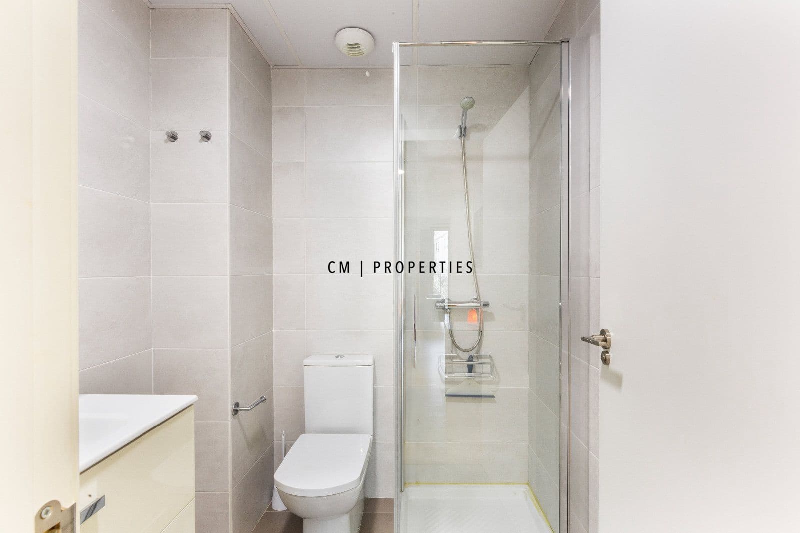 Piso de 3 habitaciones en València ciudad en alquiler con garaje - 2.000 € (Ref: 10111062)