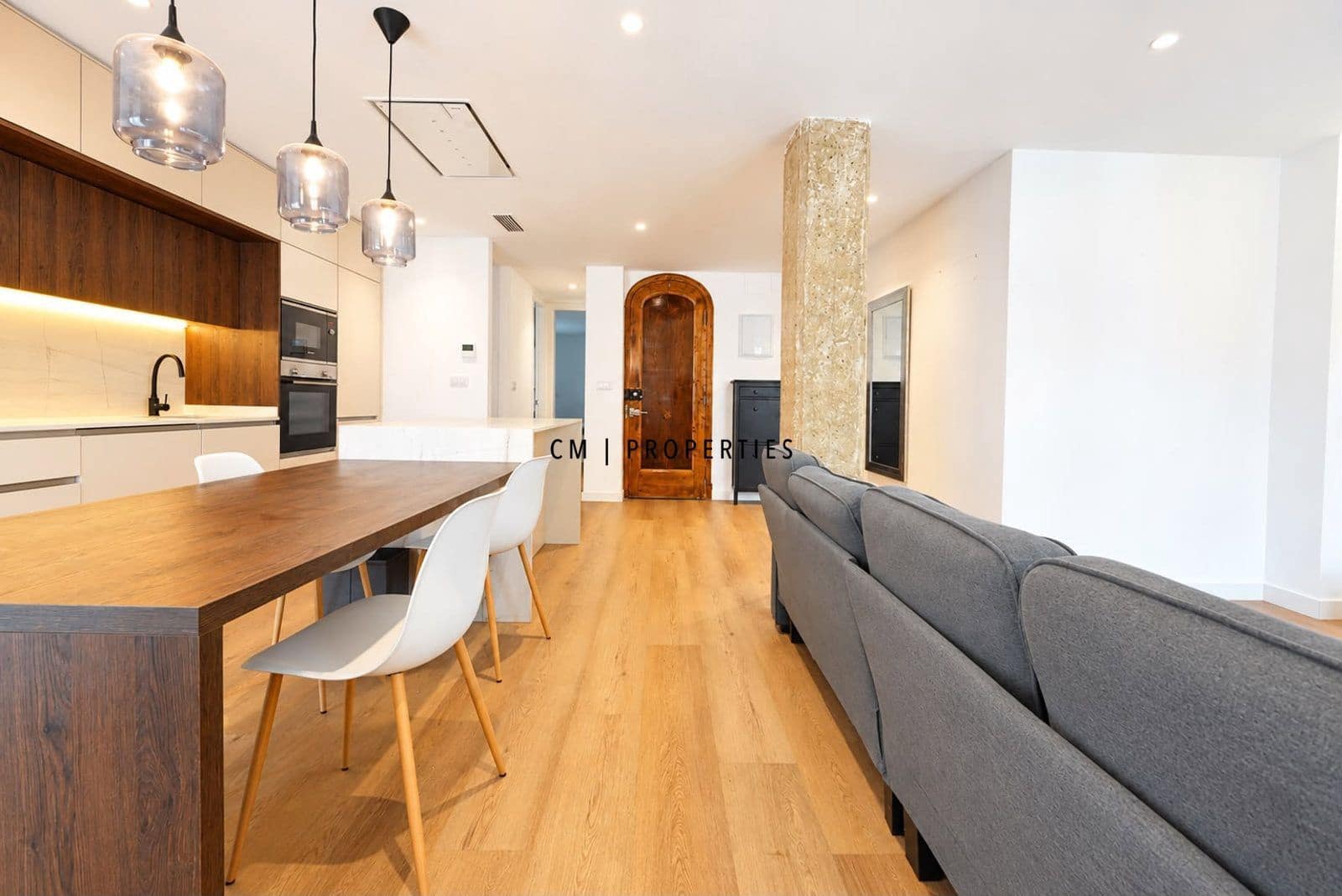 3 bedroom Flat for rent in Valencia city - € 2,800 (Ref: 10113287)