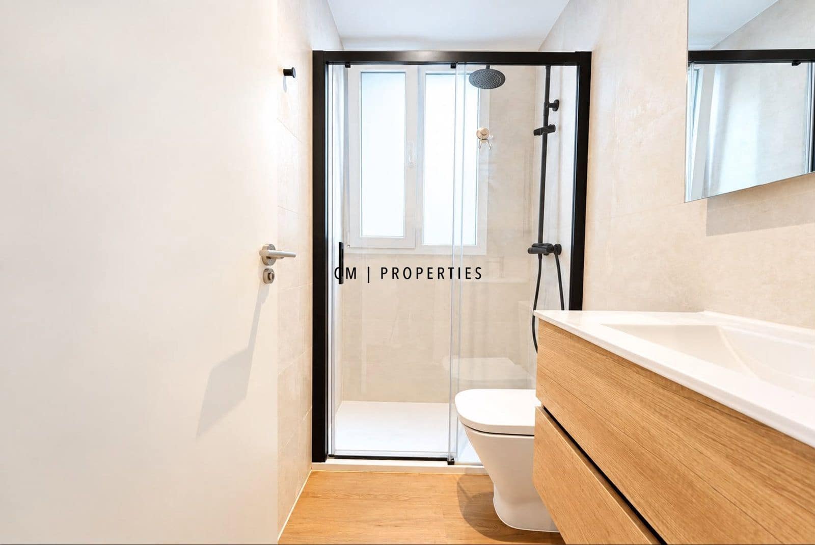 3 bedroom Flat for rent in Valencia city - € 2,800 (Ref: 10113287)