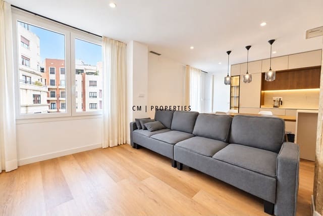 Piso de 3 habitaciones en Ciutat Vella, València ciudad en alquiler - 2.800 € (Ref: 10113287)
