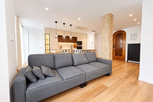 Piso de 3 habitaciones en Ciutat Vella, València ciudad en alquiler - 2.800 € (Ref: 10113287)