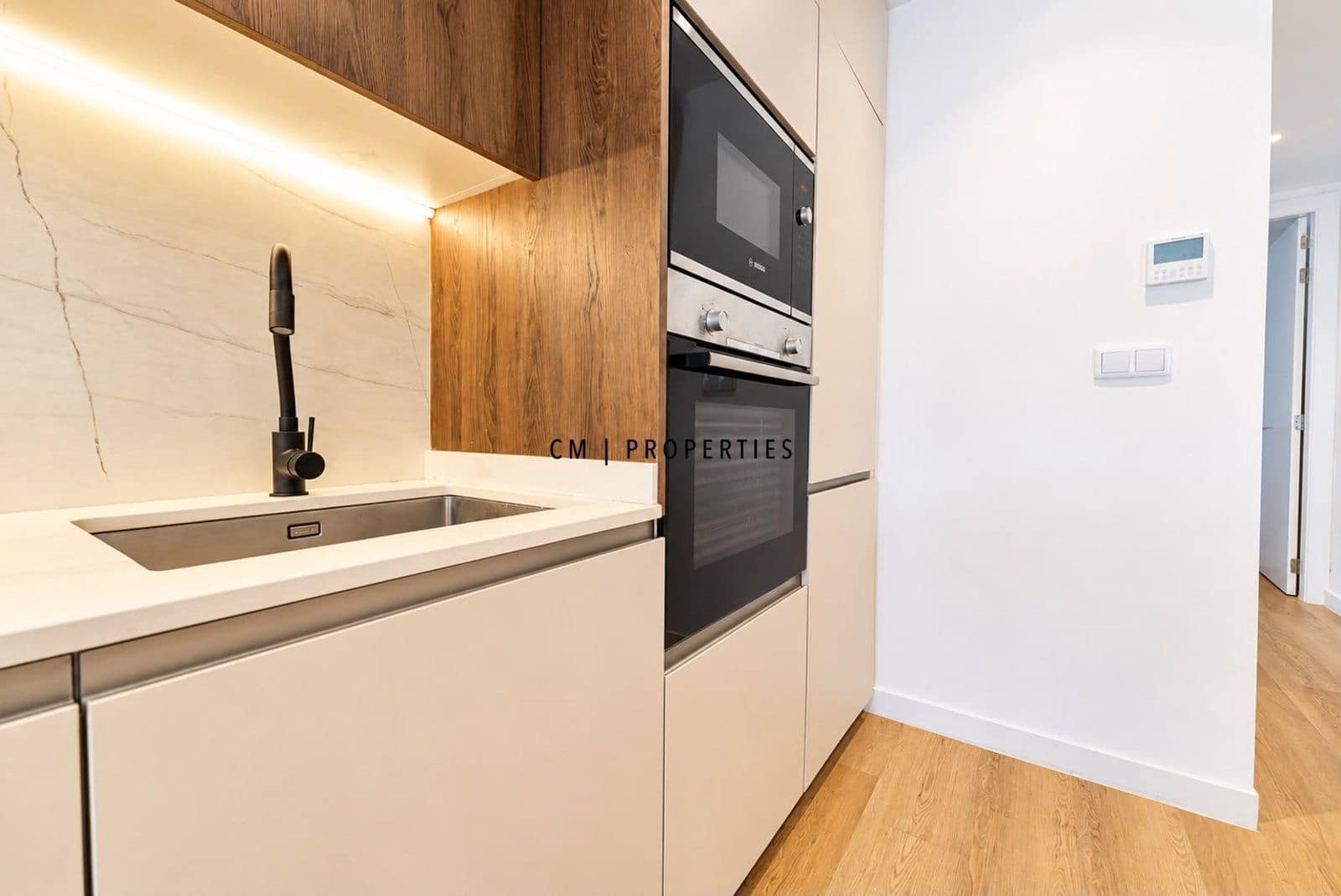 3 bedroom Flat for rent in Valencia city - € 2,800 (Ref: 10113287)