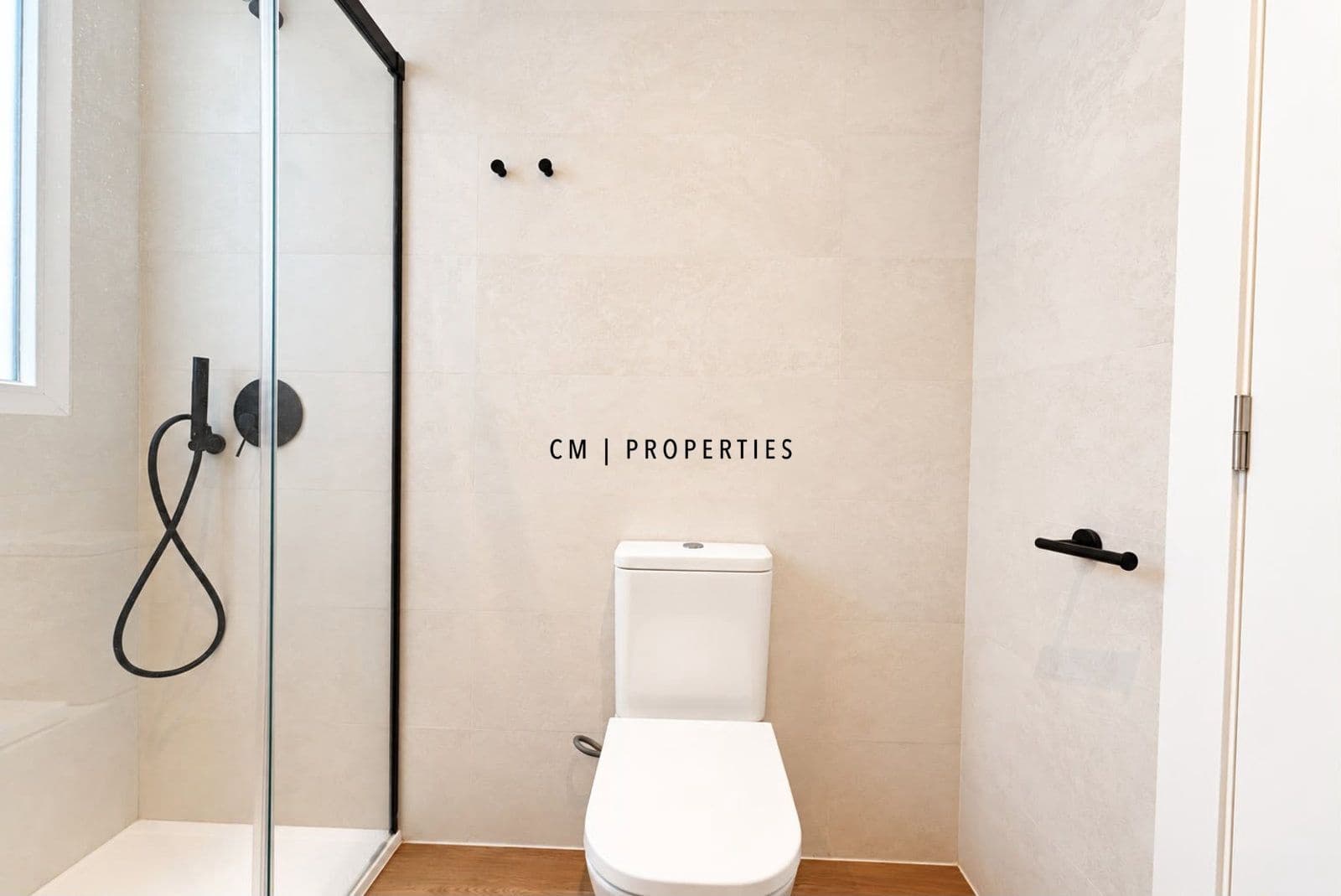 3 bedroom Flat for rent in Valencia city - € 2,800 (Ref: 10113287)