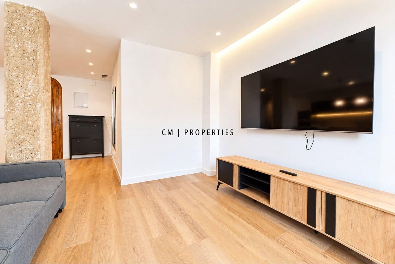 3 bedroom Flat for rent in Valencia city - € 2,800 (Ref: 10113287)