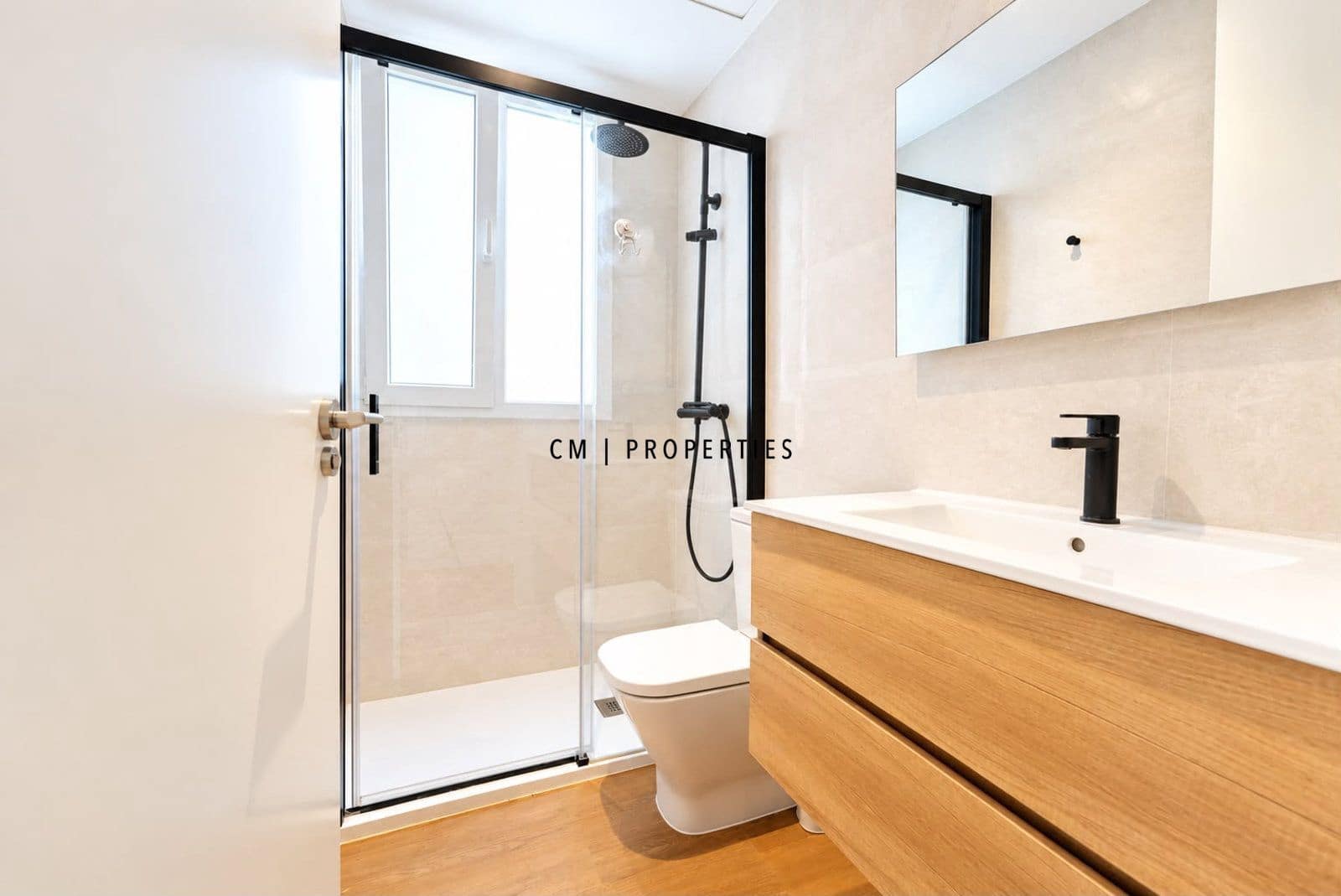 3 bedroom Flat for rent in Valencia city - € 2,800 (Ref: 10113287)
