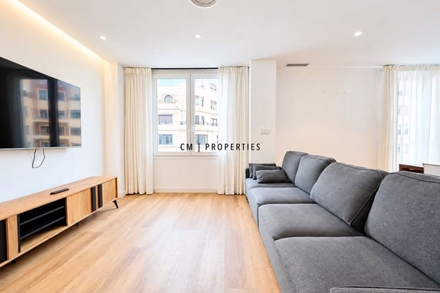 Piso de 3 habitaciones en Ciutat Vella, València ciudad en alquiler - 2.800 € (Ref: 10113287)