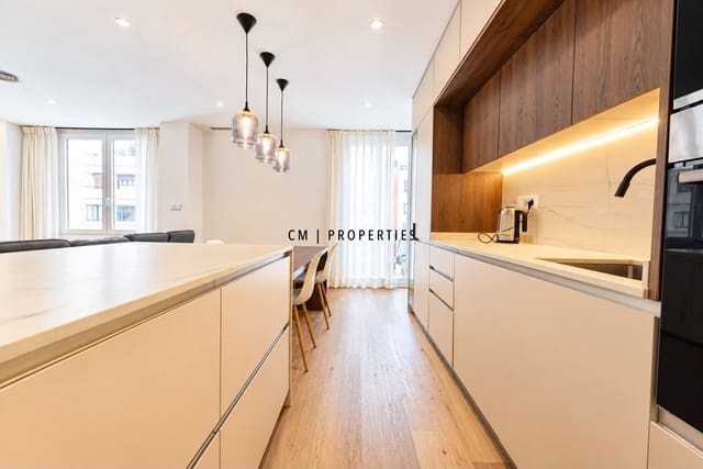 Piso de 3 habitaciones en Ciutat Vella, València ciudad en alquiler - 2.800 € (Ref: 10113287)
