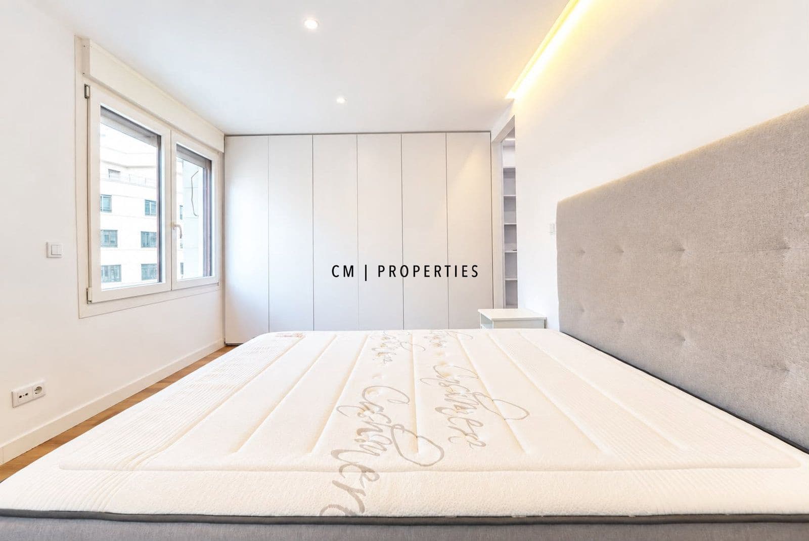 3 bedroom Flat for rent in Valencia city - € 2,800 (Ref: 10113287)