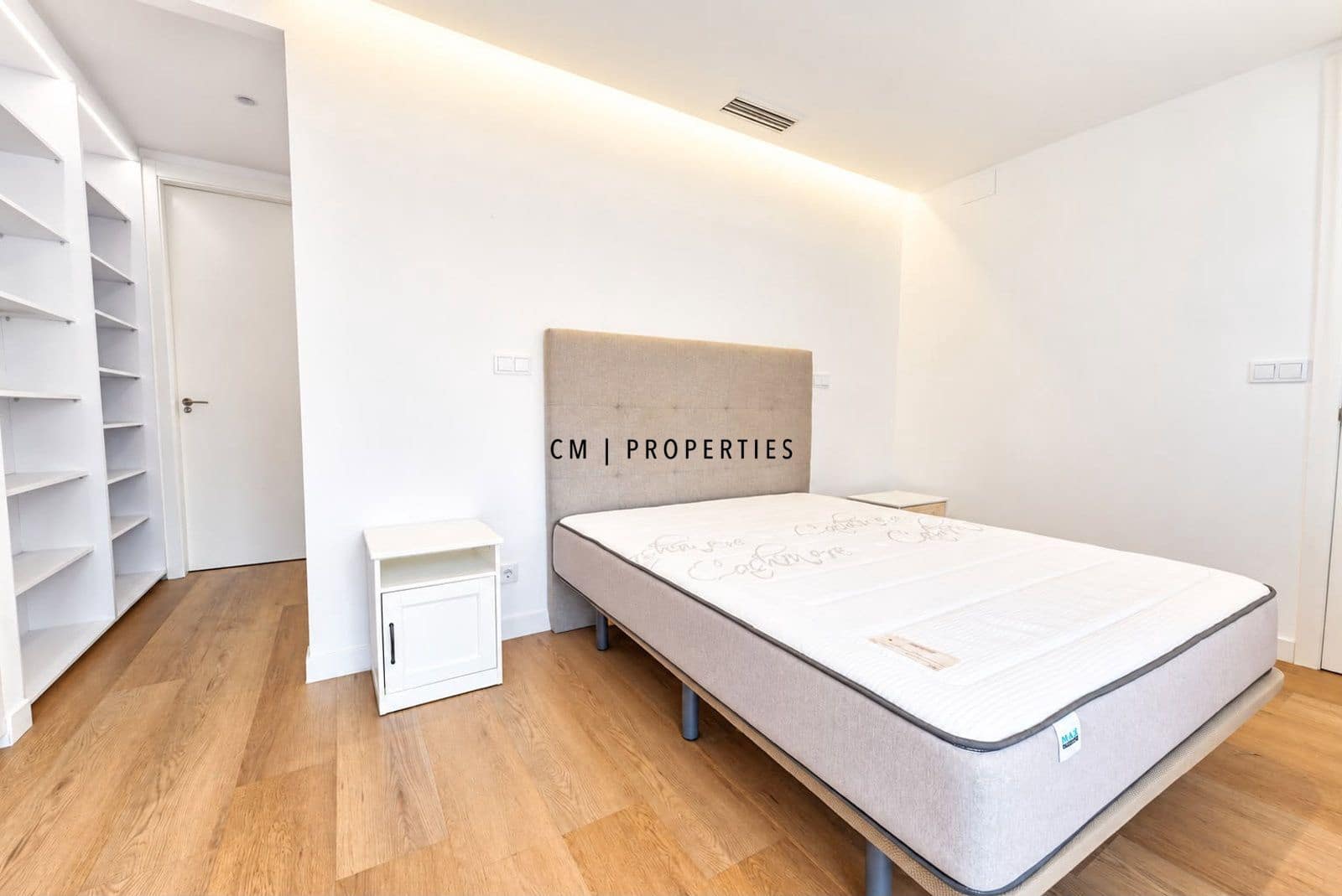 3 bedroom Flat for rent in Valencia city - € 2,800 (Ref: 10113287)