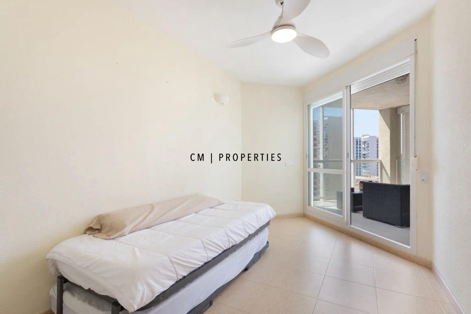 2 bedroom Flat for rent in Puig with pool garage - € 990 (Ref: 10113546)