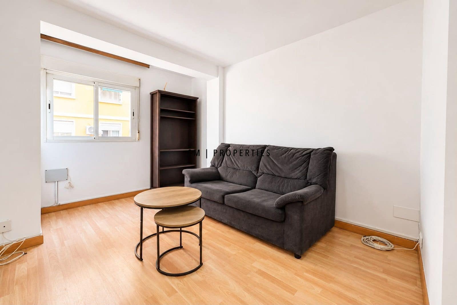 3 bedroom Flat for rent in Valencia city - € 1,200 (Ref: 10113547)