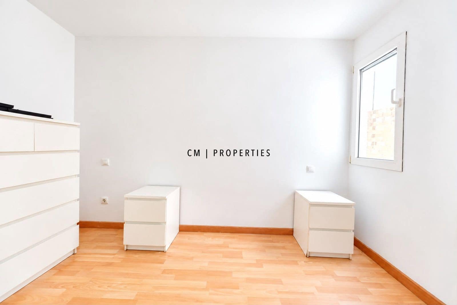 3 bedroom Flat for rent in Valencia city - € 1,200 (Ref: 10113547)