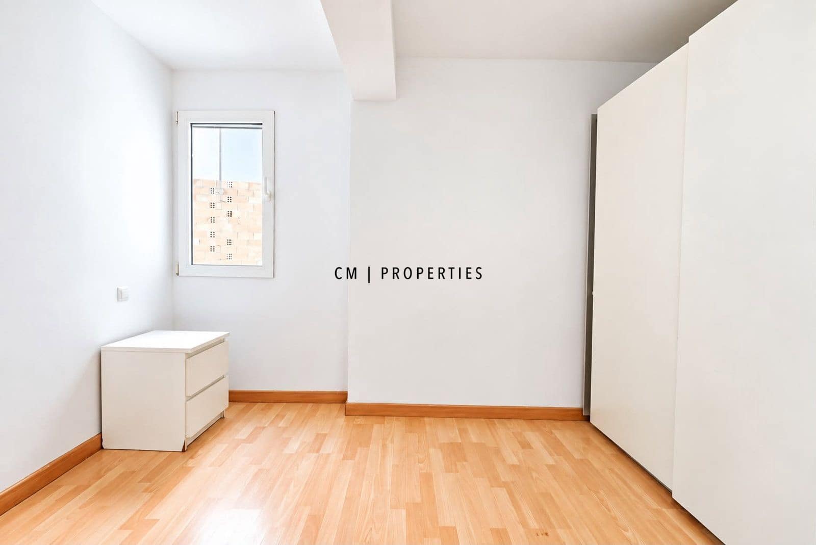 3 bedroom Flat for rent in Valencia city - € 1,200 (Ref: 10113547)