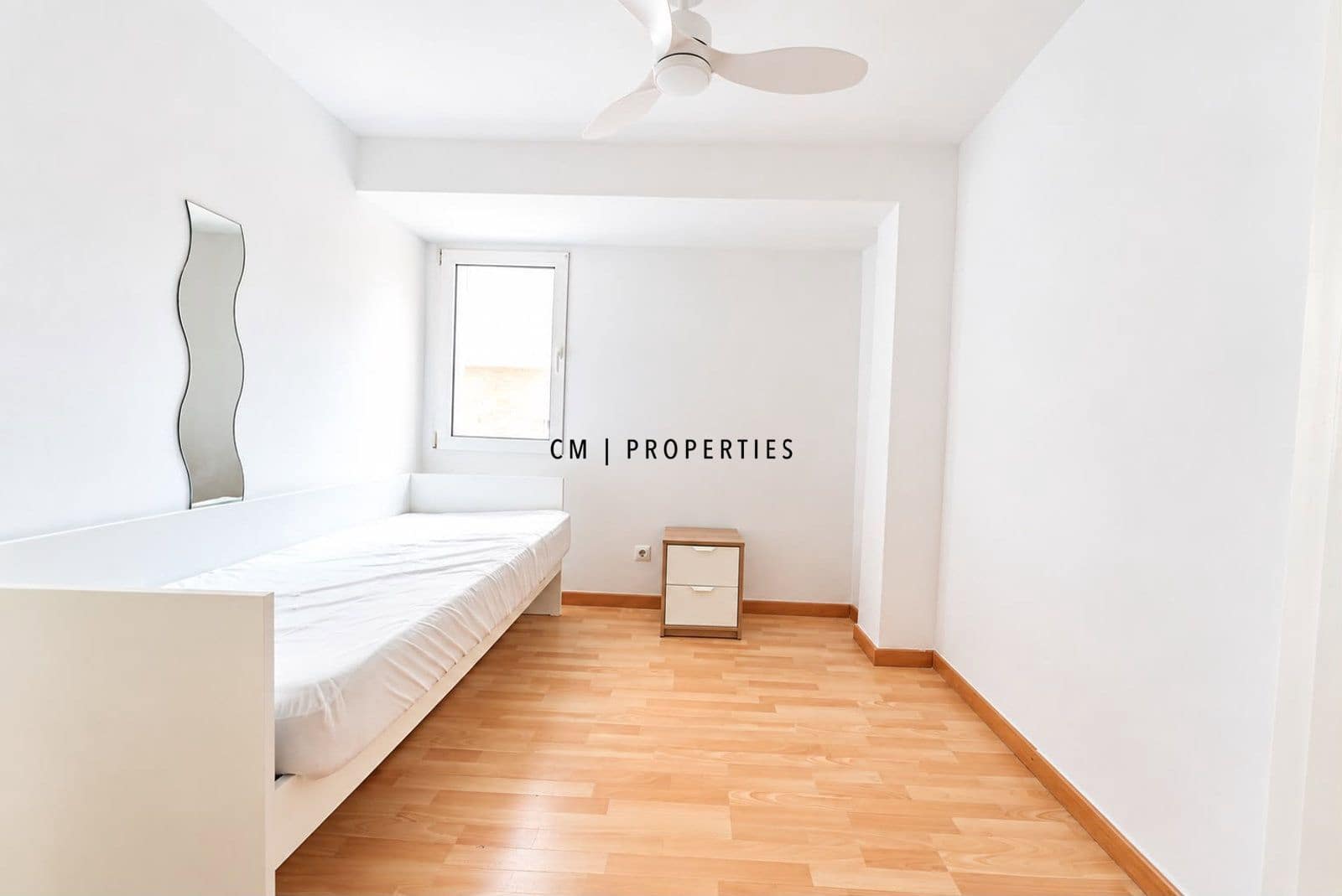 3 bedroom Flat for rent in Valencia city - € 1,200 (Ref: 10113547)